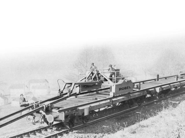 Erster ROBEL Schienenladezug